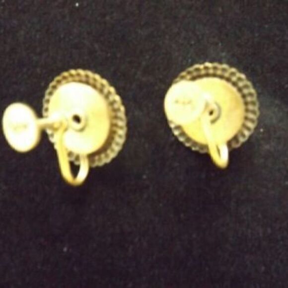 Coro Gold Clear Rhinestone screw back earrings - Picture 3 of 4